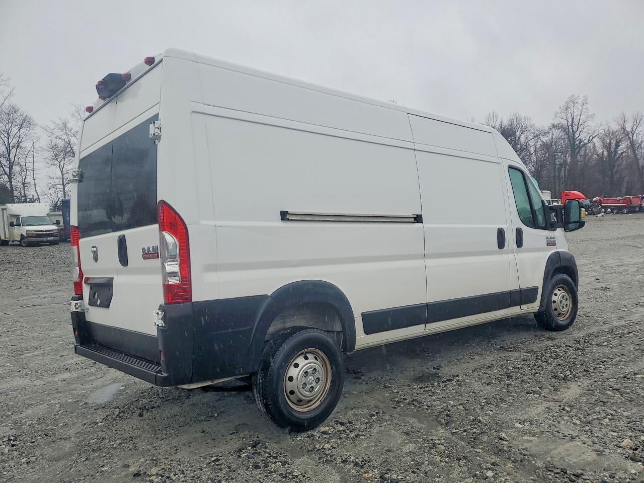 2021 Ram Promaster 2500 Delivery Van - Фото 3
