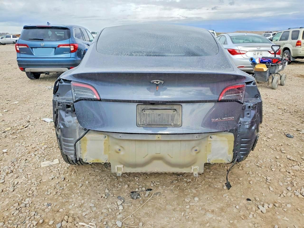 2023 Tesla Model 3 - Фото 6