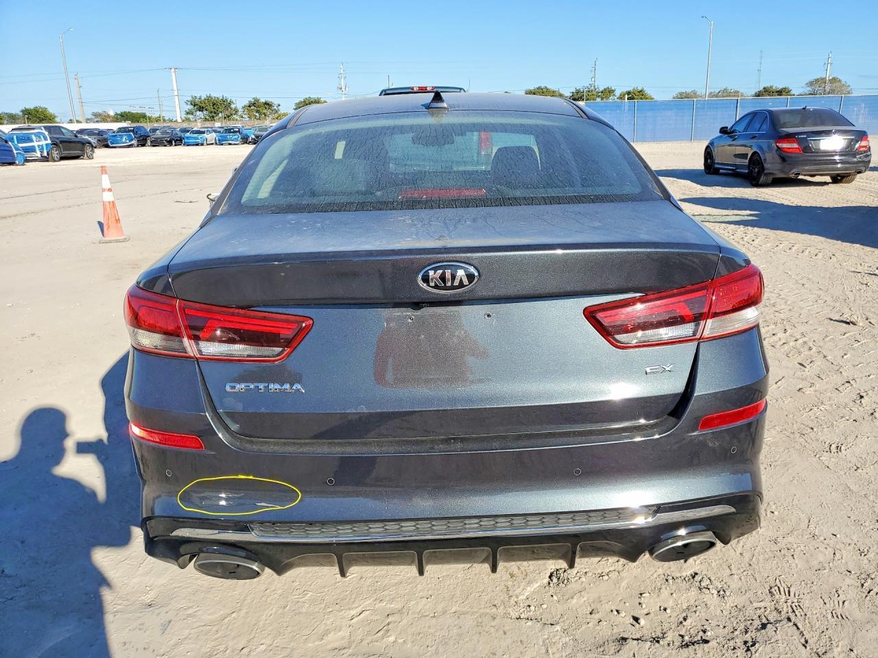 2020 Kia Optima Ex - Image 6