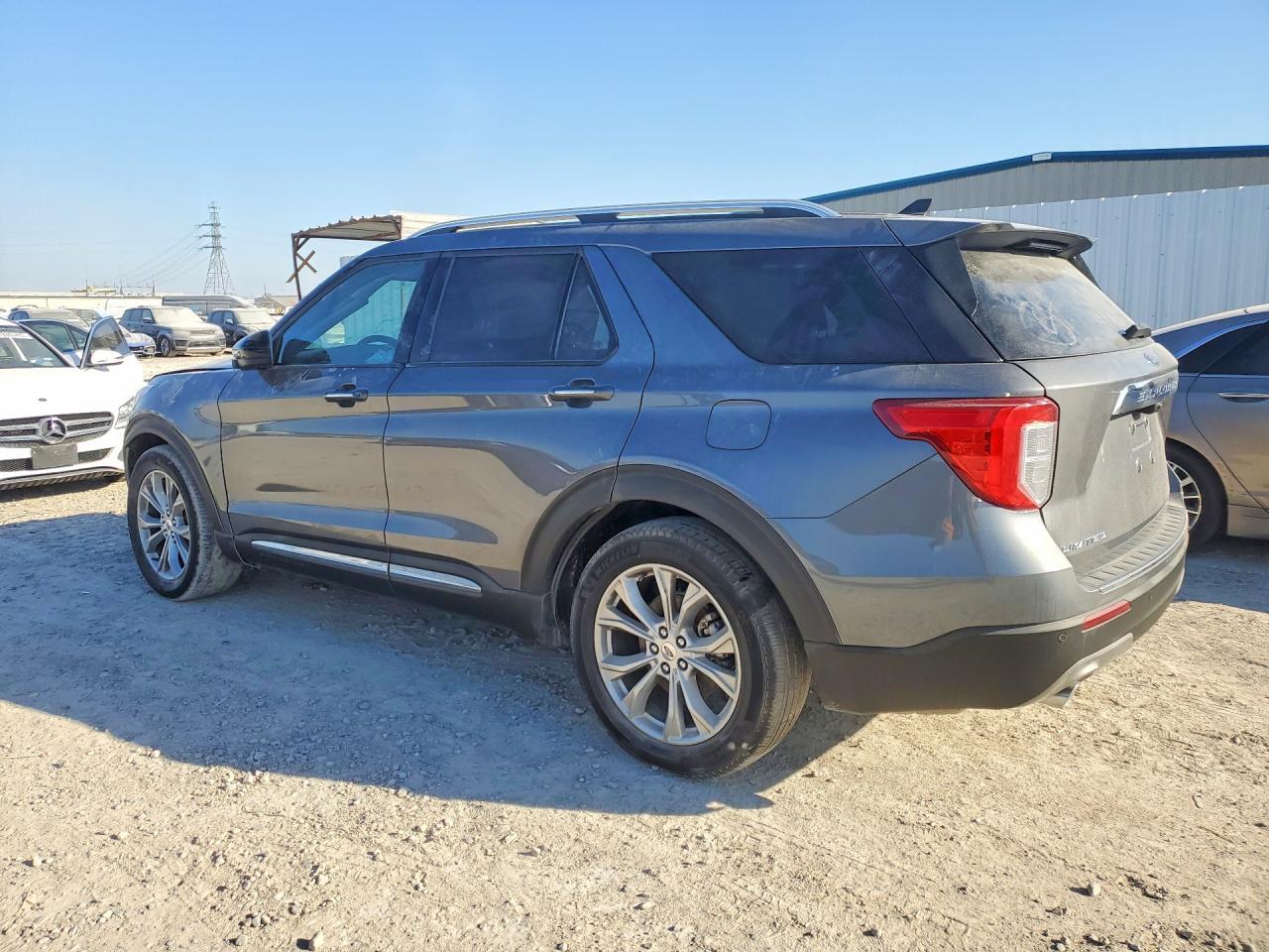 2023 Ford Explorer Limited - Image 2