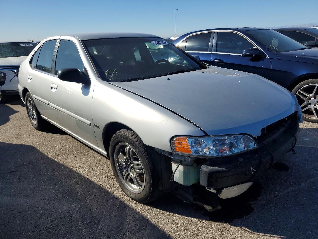 2001 Nissan Altima Xe - Фото 4