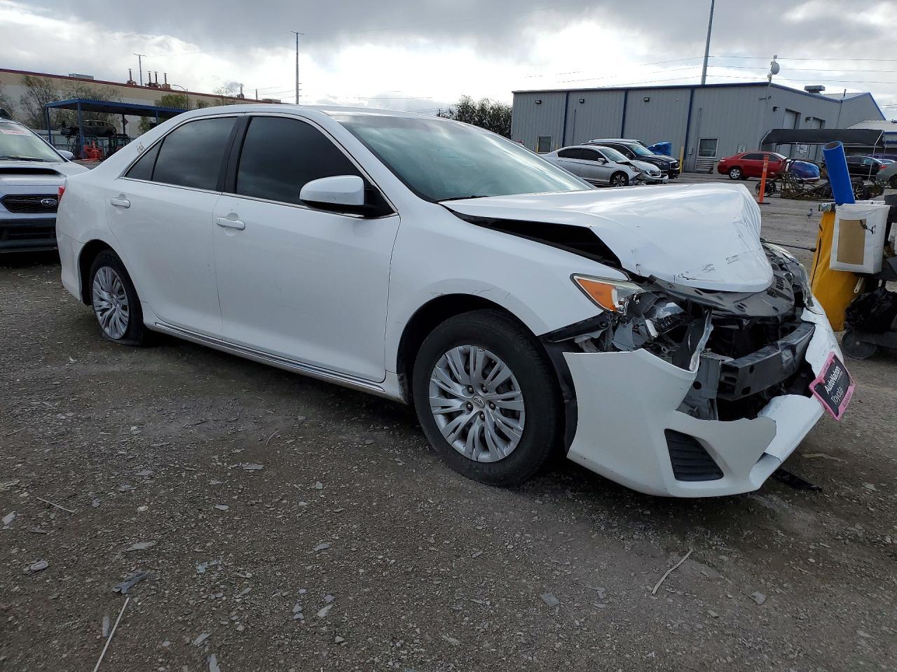 2012 Toyota Camry Le - Фото 4