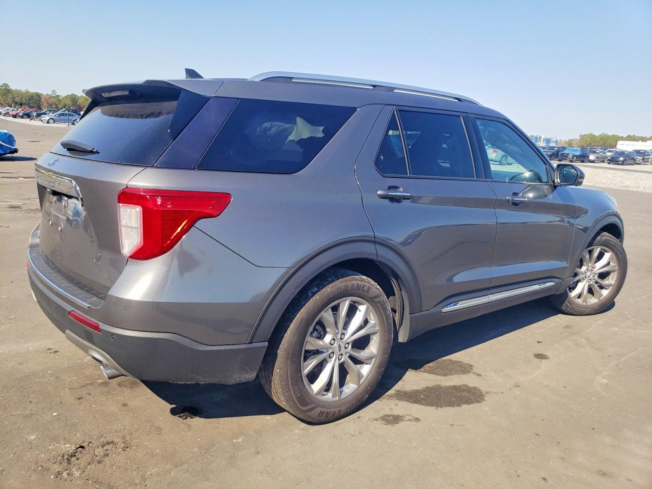 2023 Ford Explorer Limited - Image 3