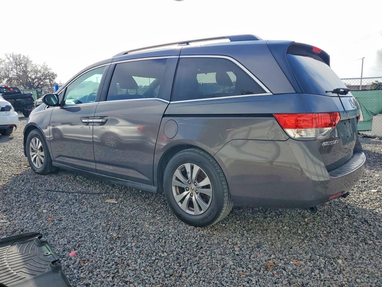 2015 Honda Odyssey Exl - Image 2