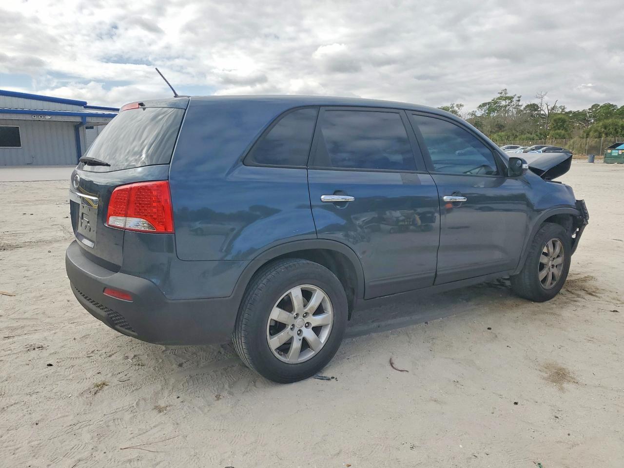 2011 Kia Sorento Base - Фото 3
