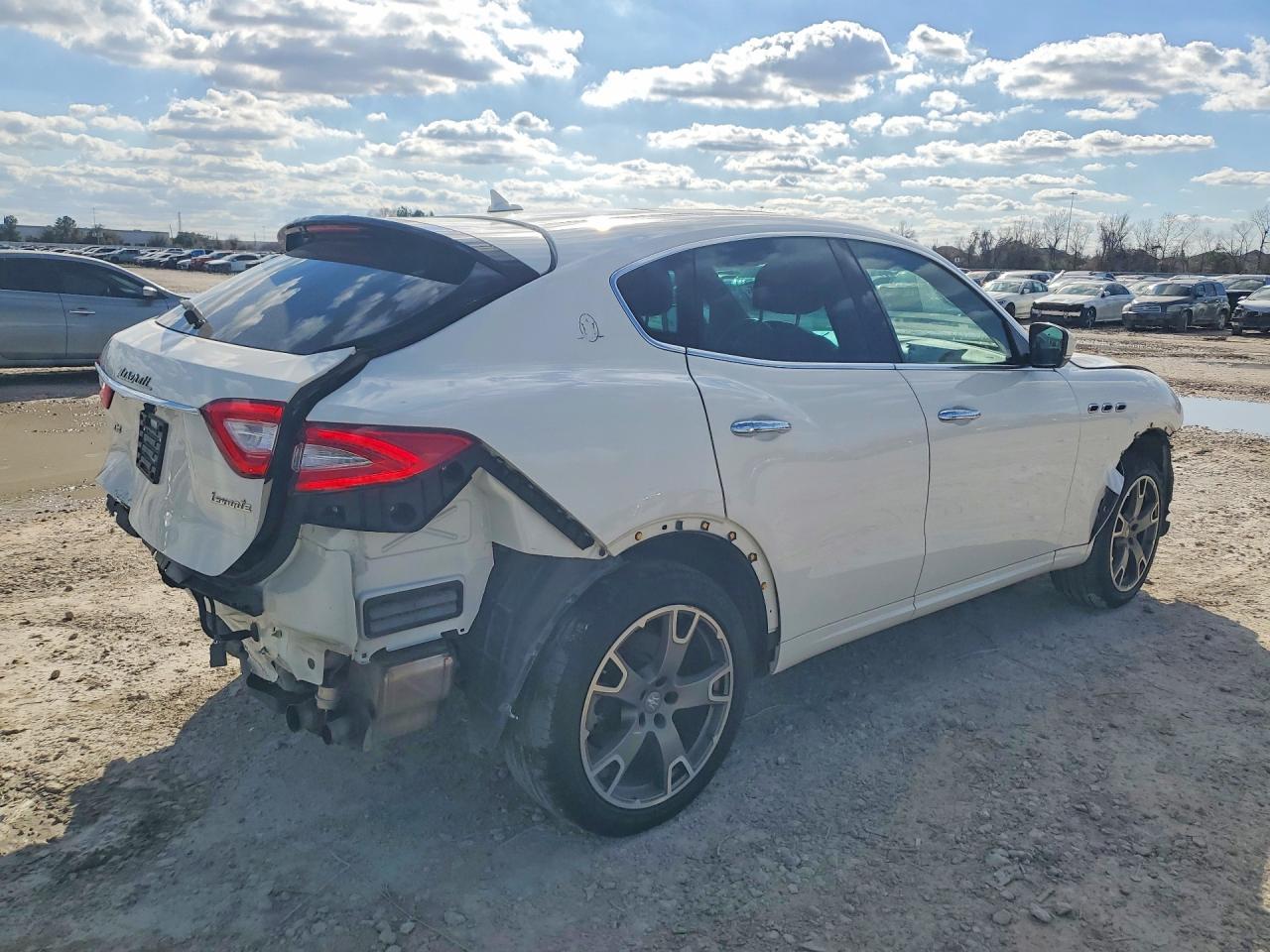 2019 Maserati Levante - Image 3