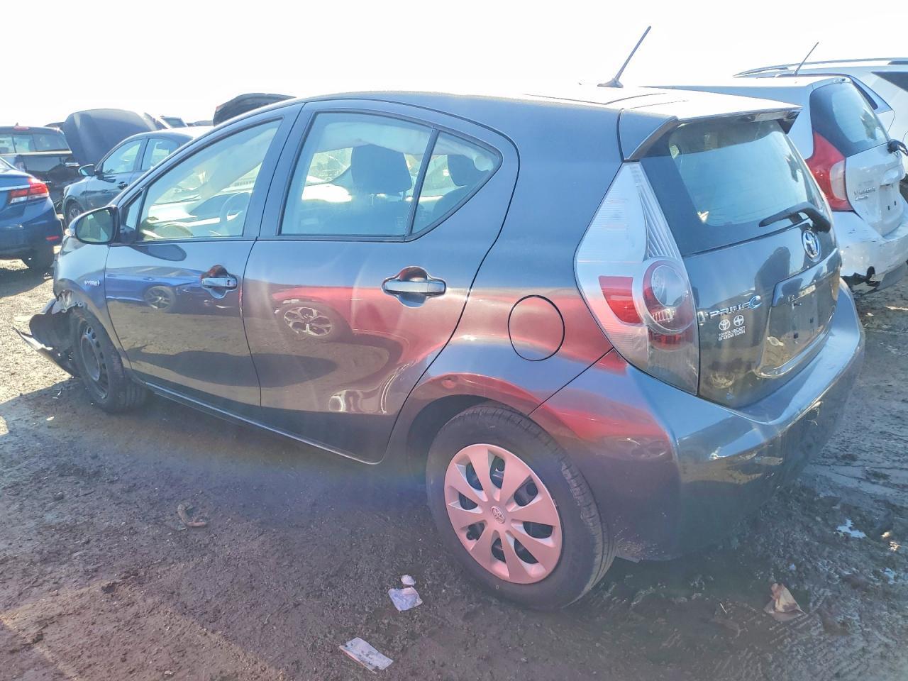 2013 Toyota Prius C - Фото 2