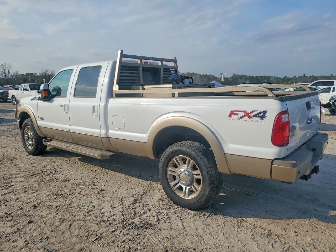 2014 Ford F350 - Фото 2