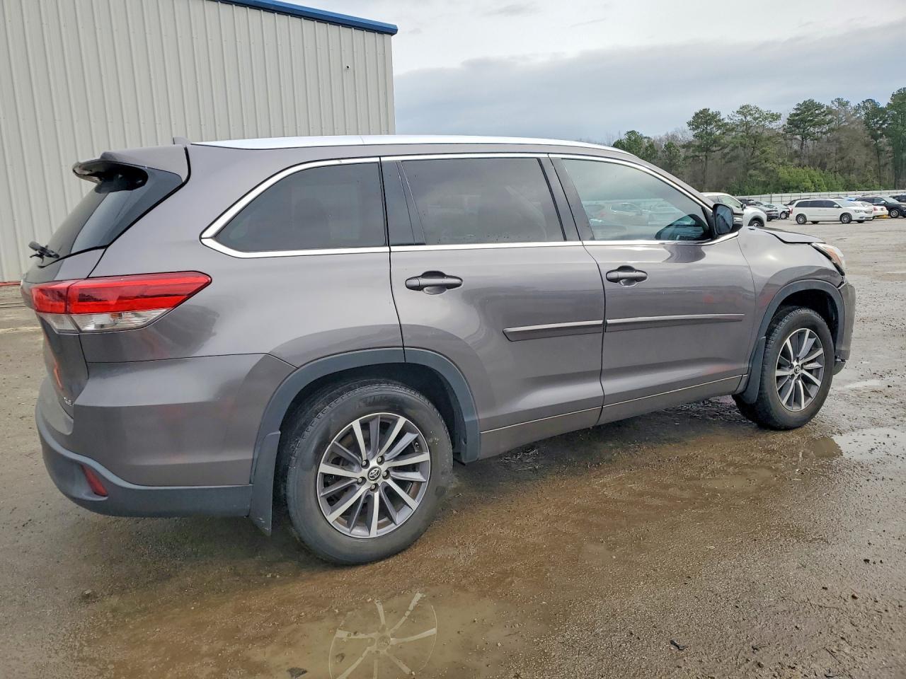 2017 Toyota Highlander Xle - Фото 3