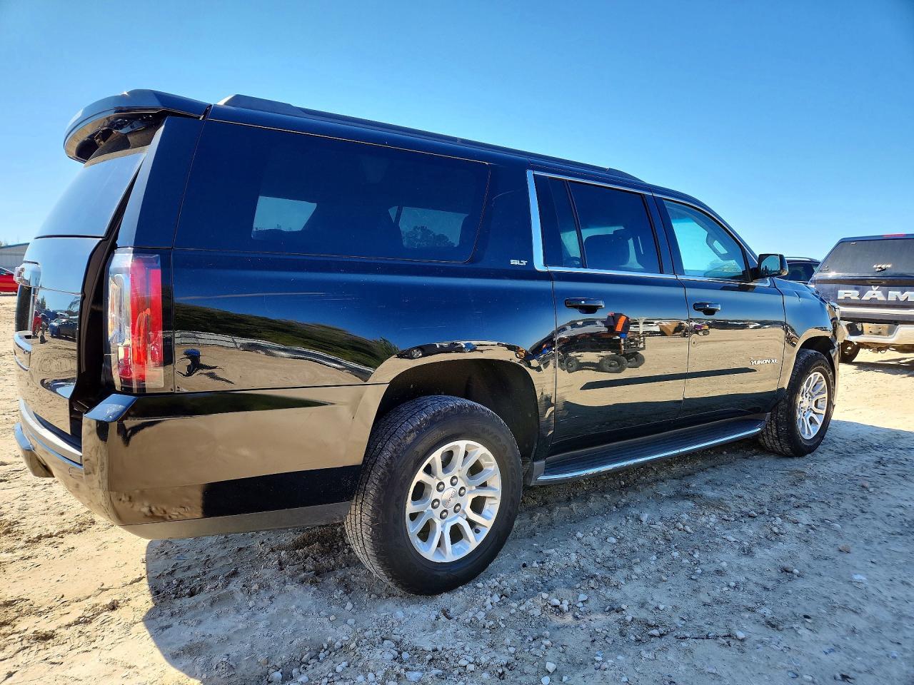 2018 GMC Yukon Xl C1500 Slt - Image 3