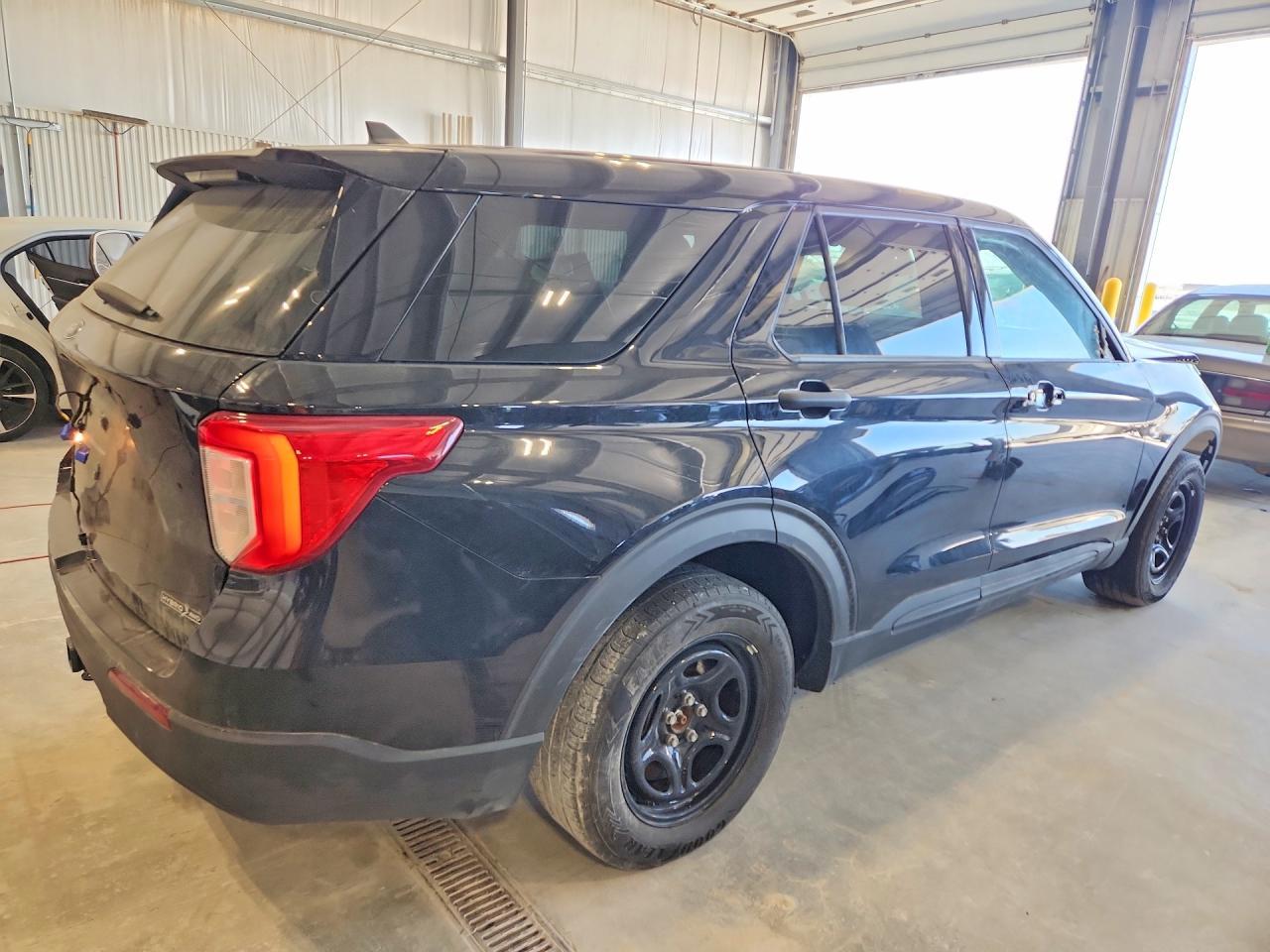 2023 Ford Explorer Police Interceptor - Фото 3