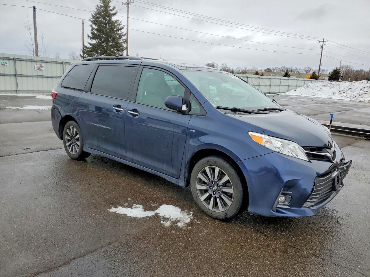 2018 Toyota Sienna Xle - Фото 4