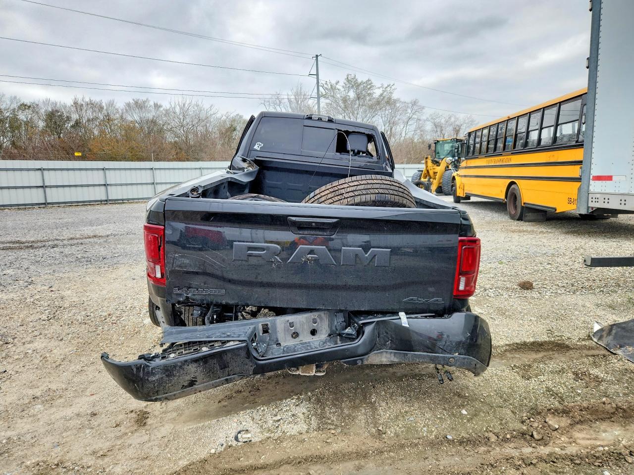 2025 Ram 3500 Laramie - Фото 6