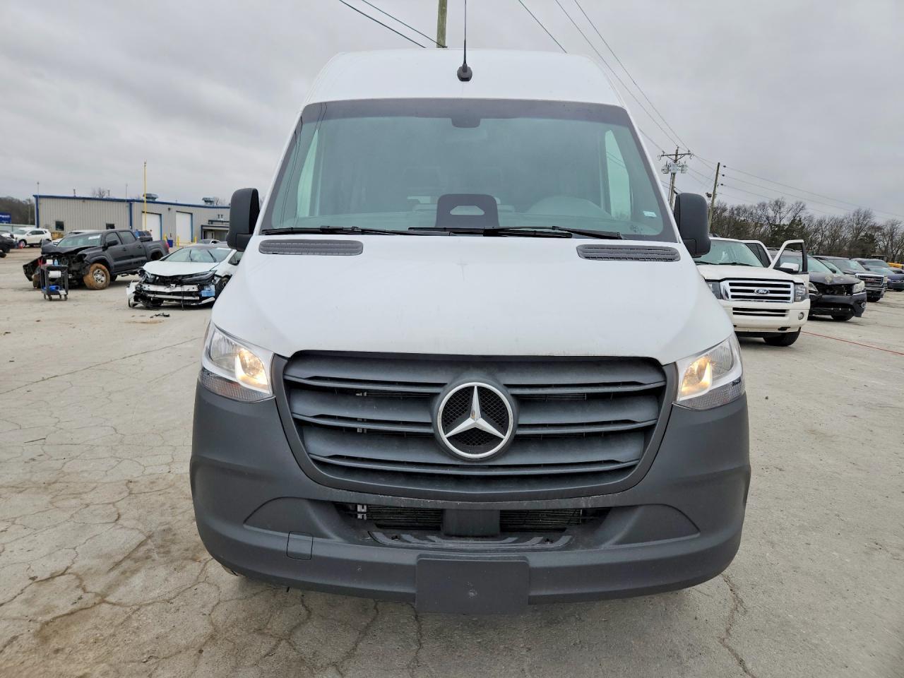 2025 Mercedes-Benz Sprinter 2500 - Фото 5