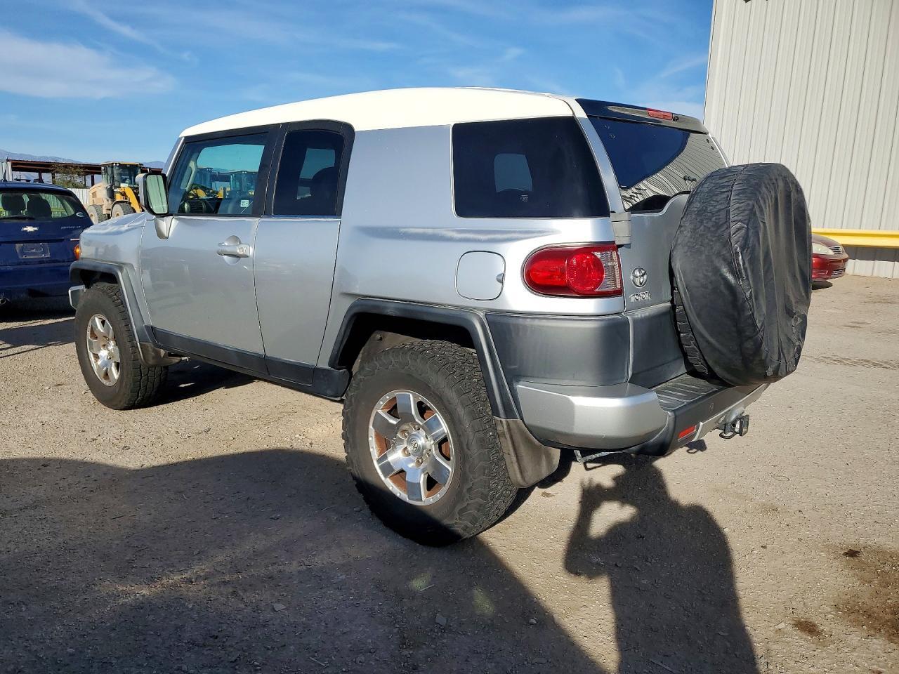 2007 Toyota Fj Cruiser Base - Image 2