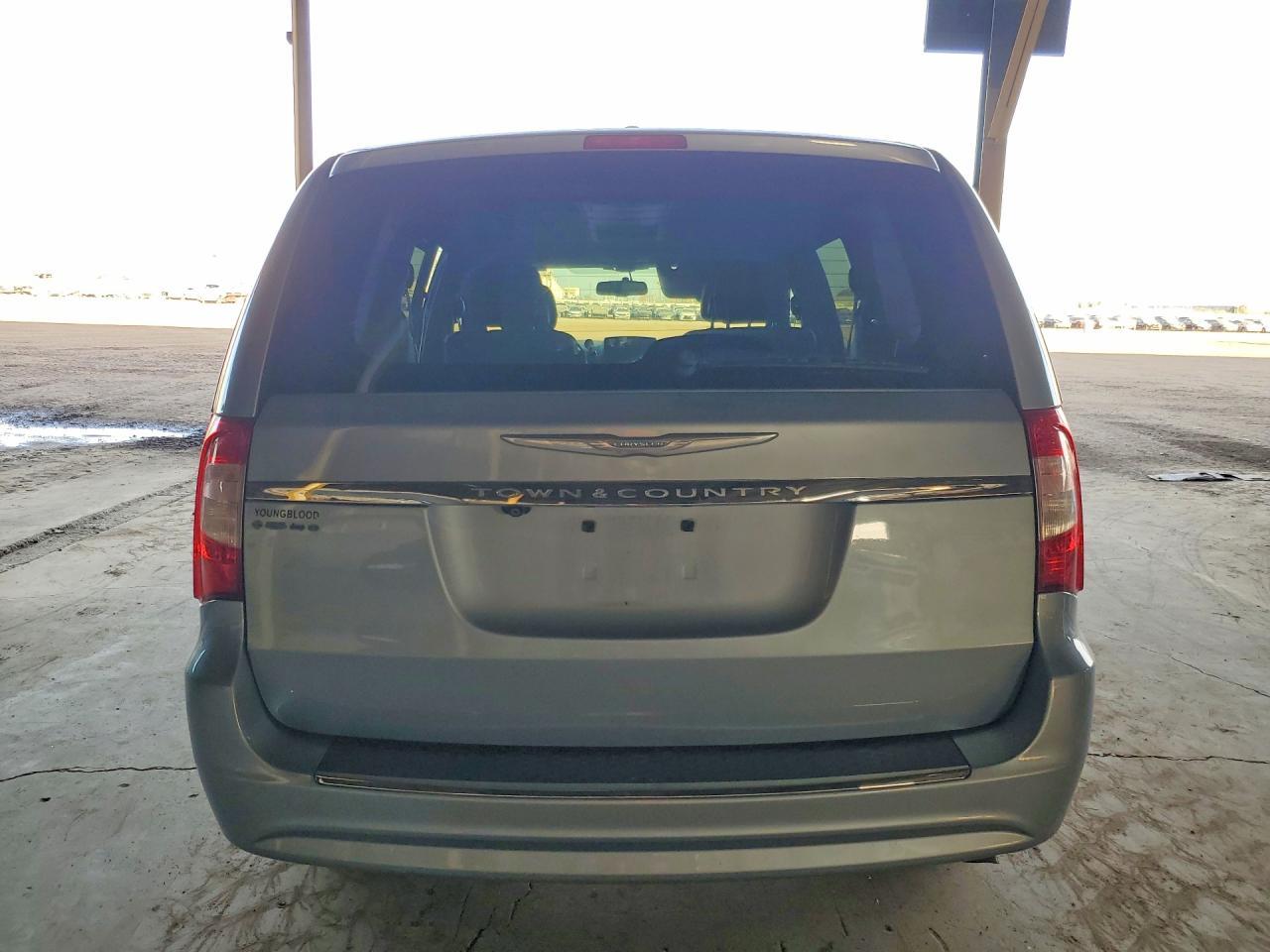 2016 Chrysler Town & Country Touring - Фото 6
