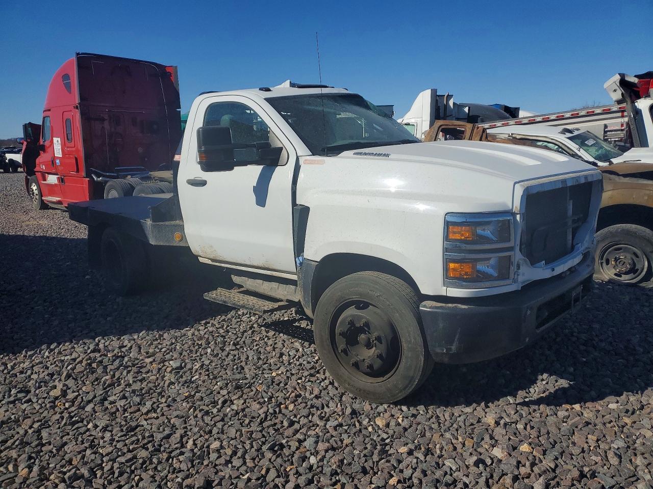 2019 GMC Gm515 Flatbed Truck - Image 4