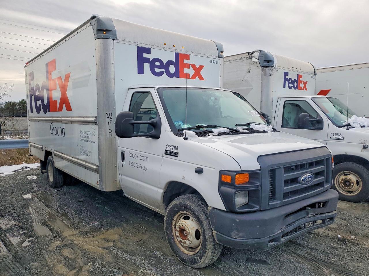 2015 Ford E350 Box Truck - Фото 4
