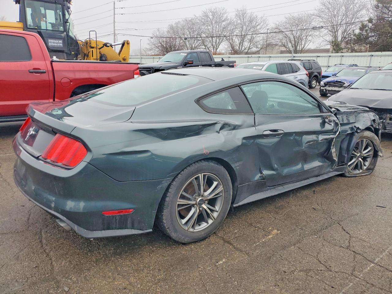 2015 Ford Mustang - Фото 3