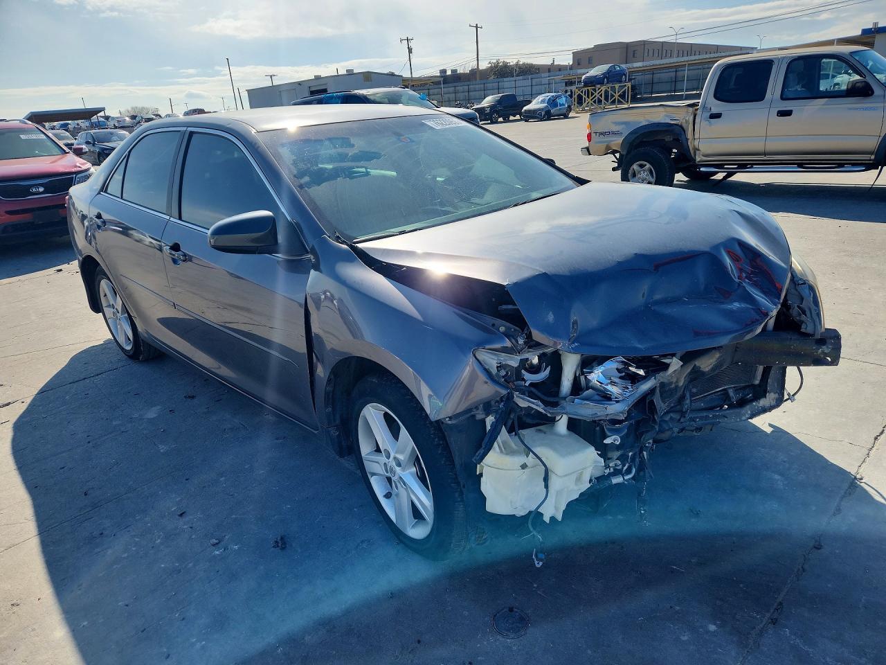 2014 Toyota Camry L - Фото 4