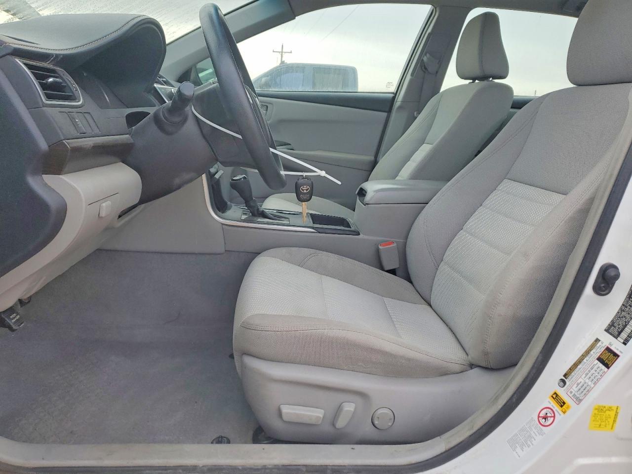 2017 Toyota Camry Le - Image 6