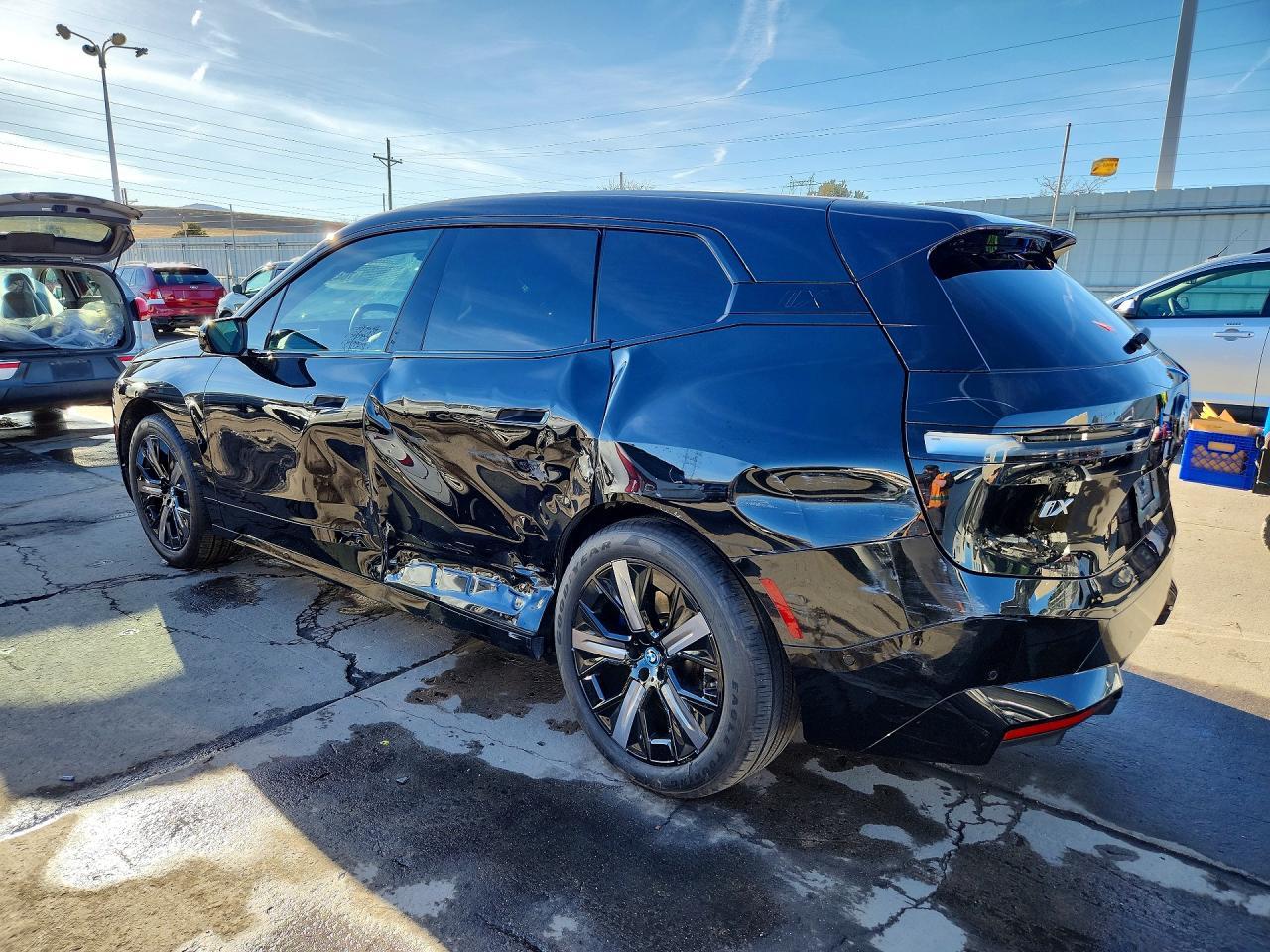 2025 BMW Ix xDrive50 - Фото 2