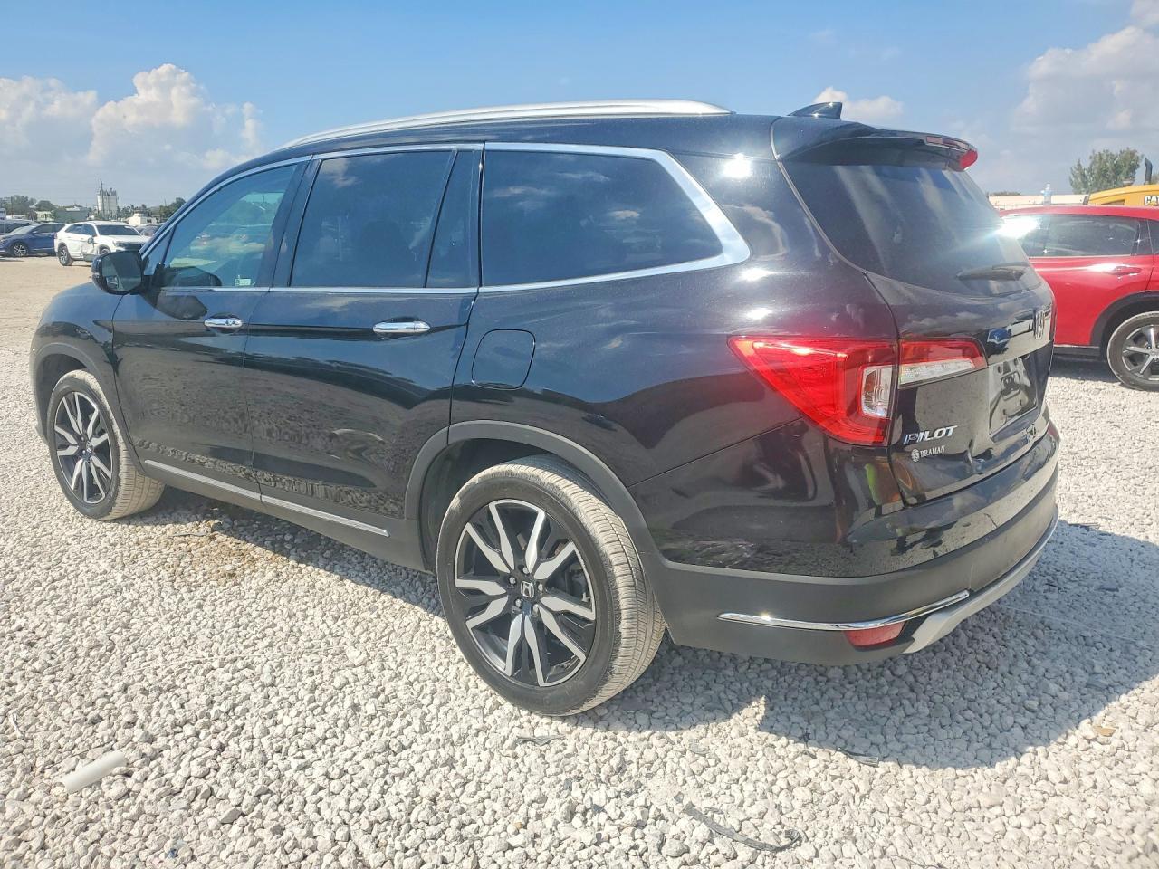 2022 Honda Pilot Touring - Фото 2