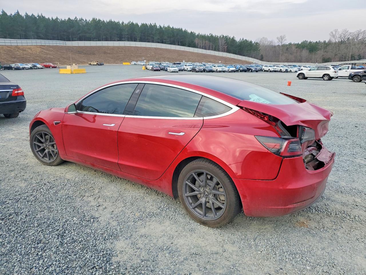 2018 Tesla Model 3 - Фото 2