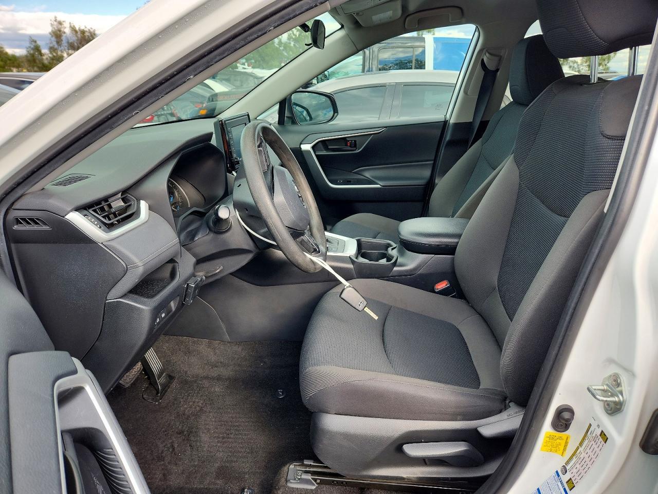 2021 Toyota Rav4 Le - Фото 7