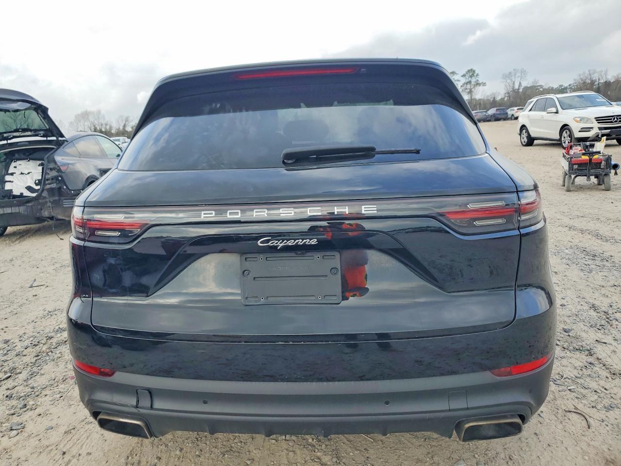 2022 Porsche Cayenne - Image 6