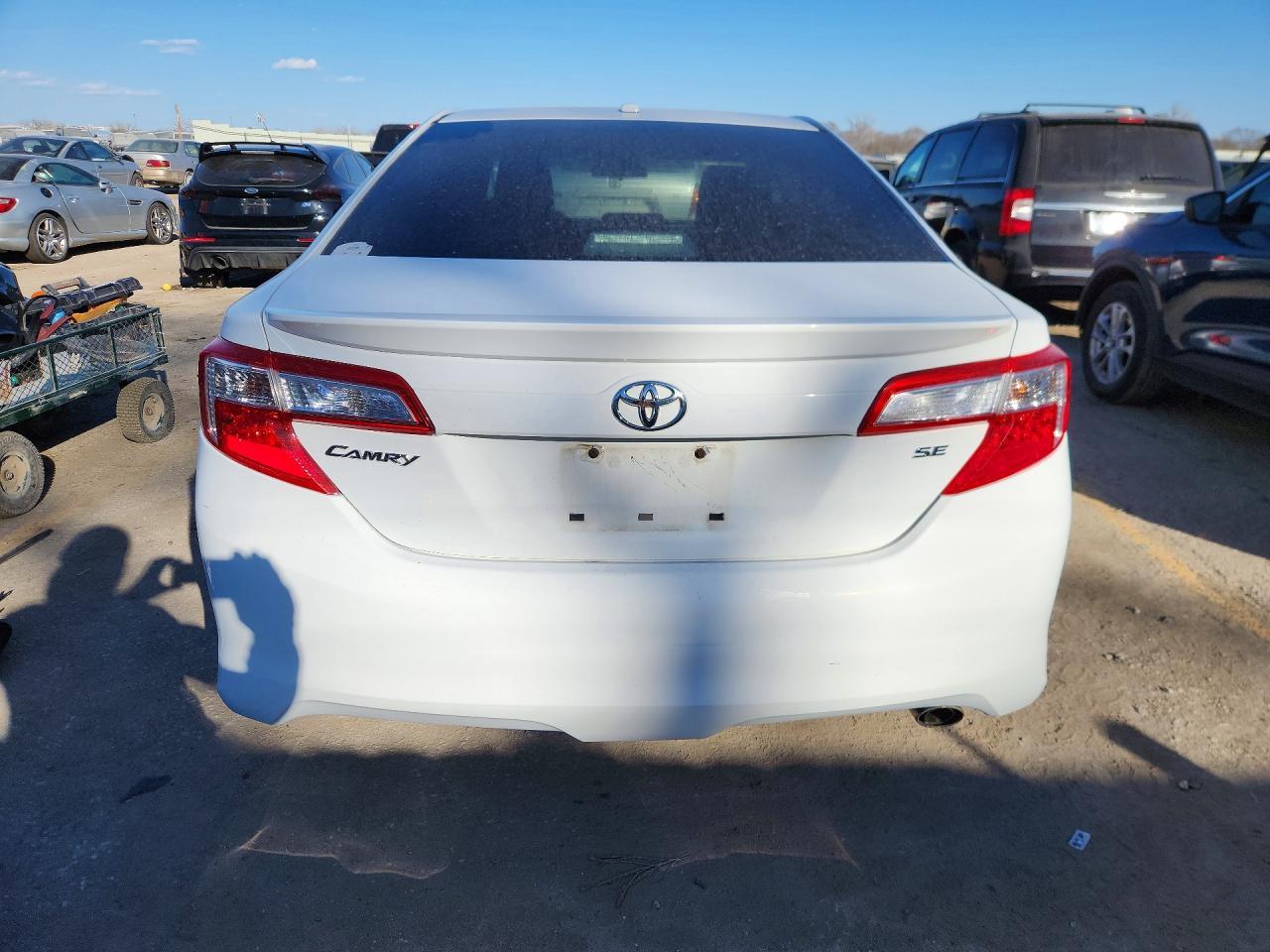 2013 Toyota Camry - Фото 6