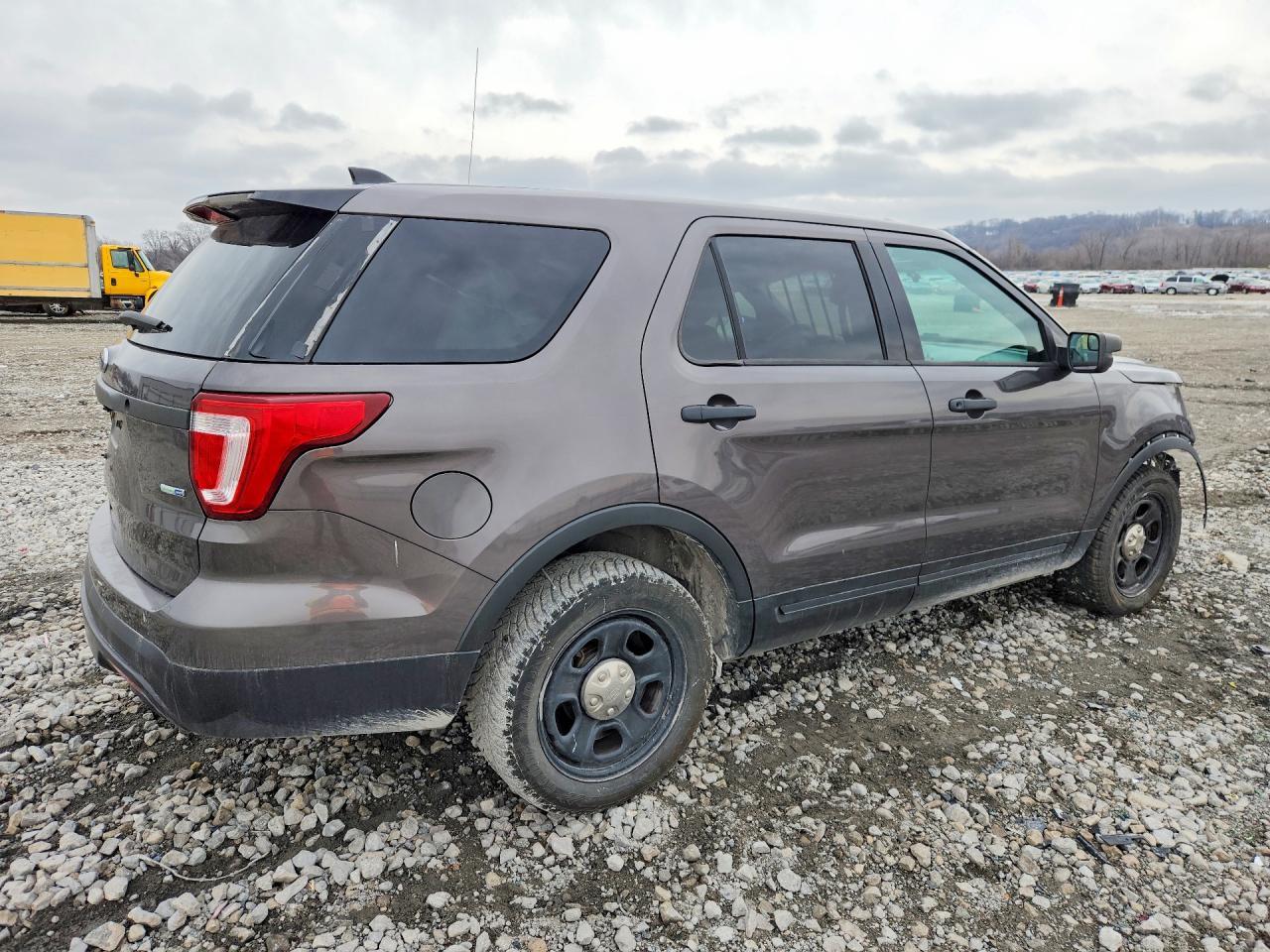 2017 Ford Explorer Police Interceptor - Фото 3