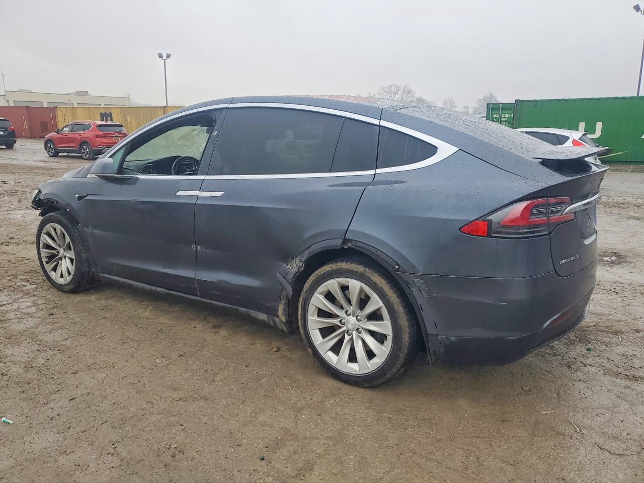 2017 Tesla Model X - Фото 2