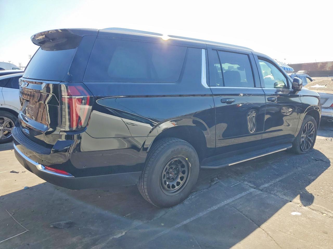 2025 Chevrolet Suburban C1500 Ls - Фото 3