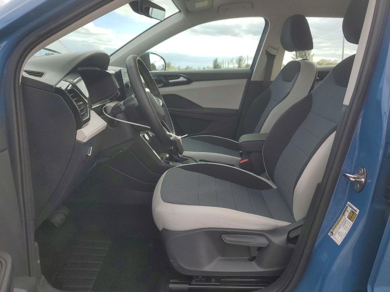 2025 Volkswagen Taos S - Фото 7