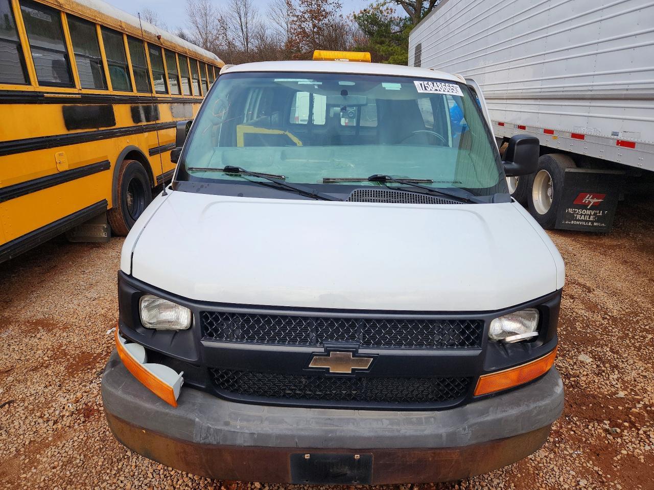 2014 Chevrolet Express G2500 - Image 5