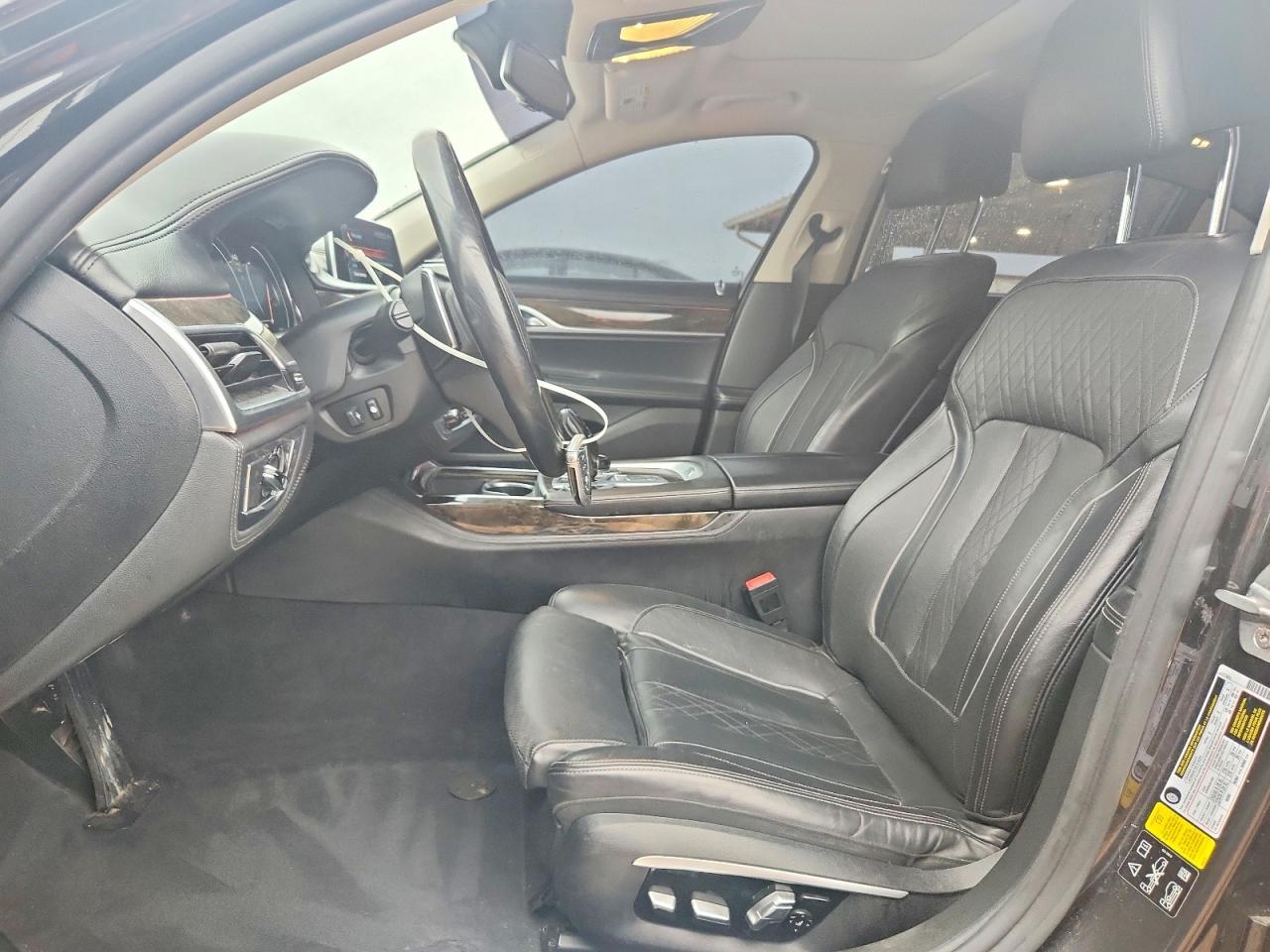 2016 BMW 750 Xi - Фото 7