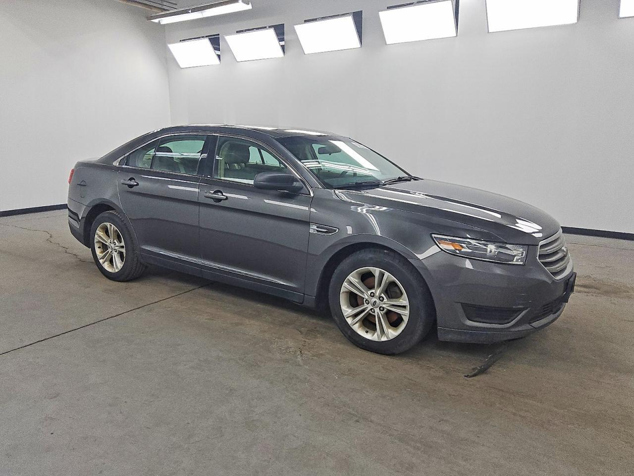 2017 Ford Taurus Se - Image 4