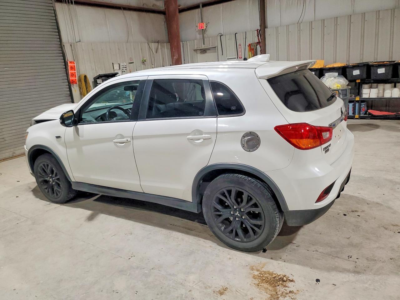 2018 Mitsubishi Outlander Sport Es - Фото 2