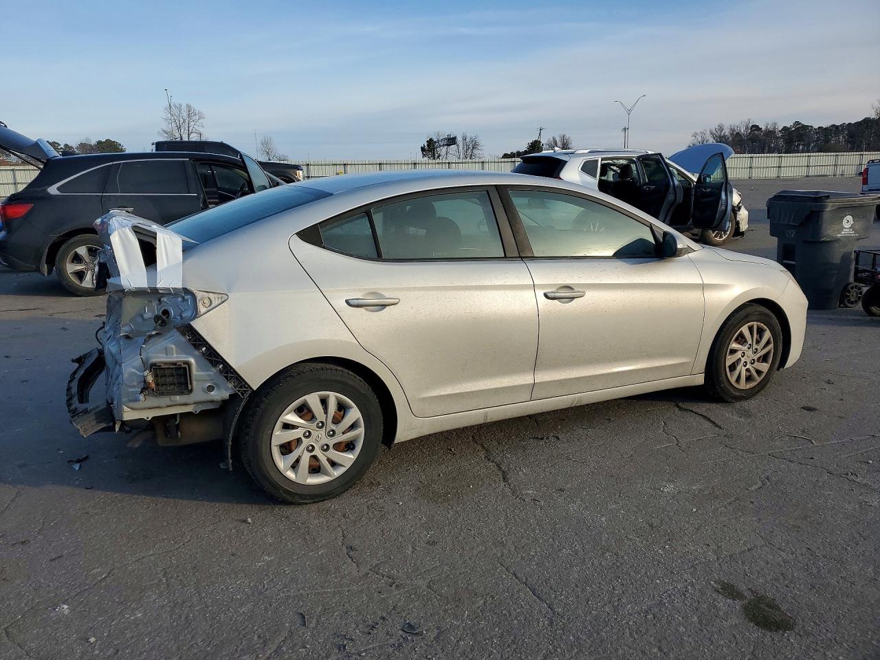 2019 Hyundai Elantra Se - Фото 3