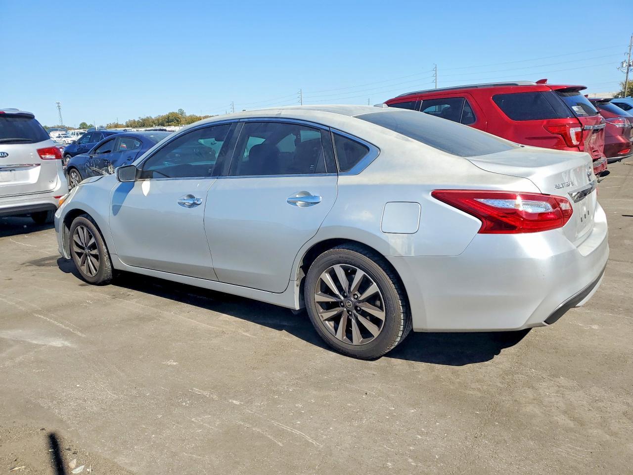 2017 Nissan Altima 2.5 - Фото 2