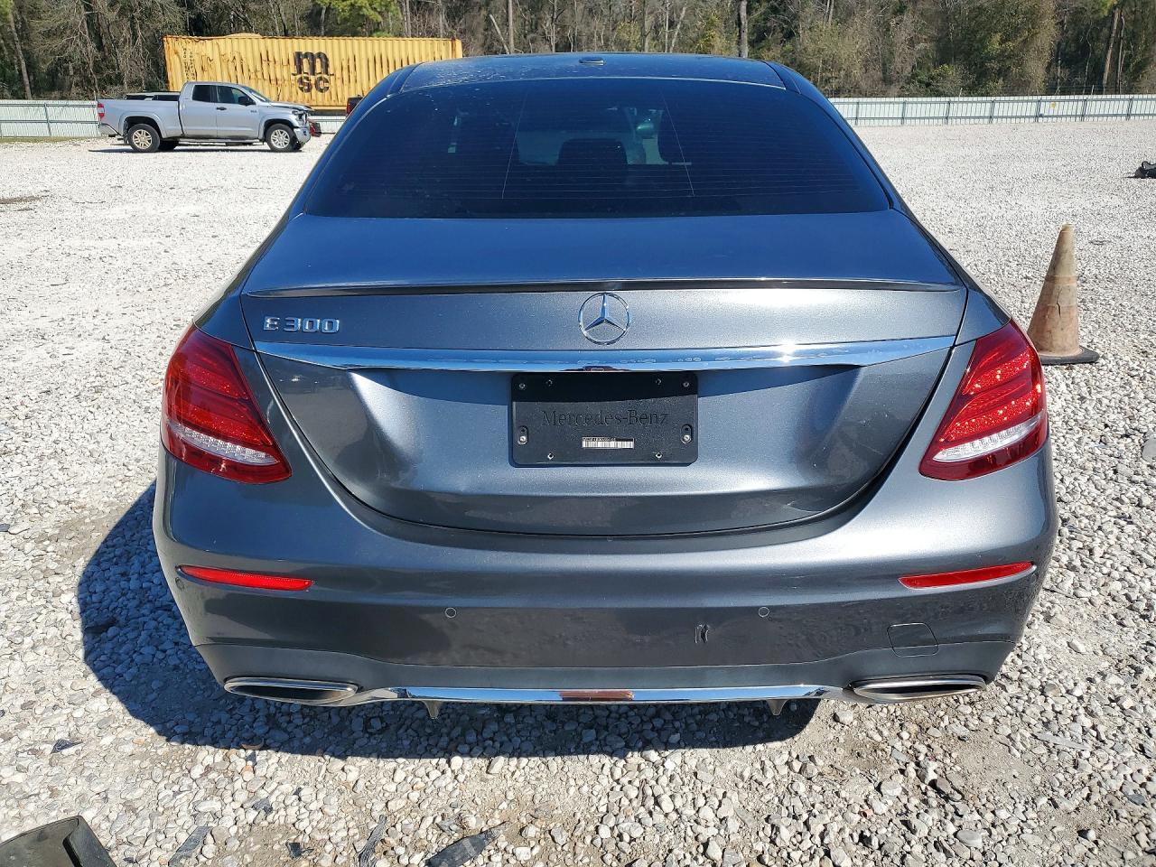 2019 Mercedes-Benz E 300 - Фото 6