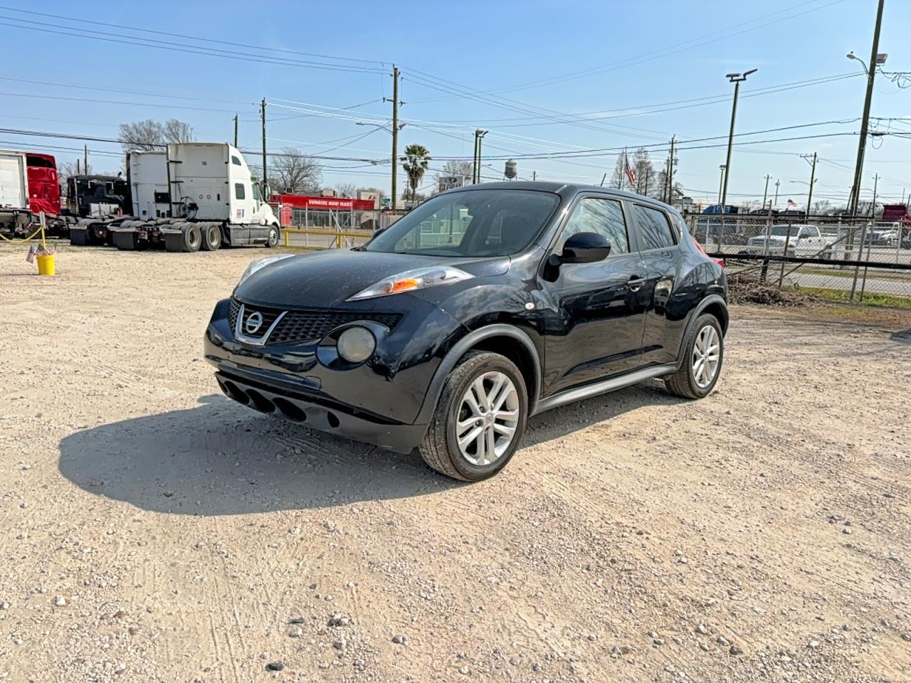 2011 Nissan Juke S - Фото 2