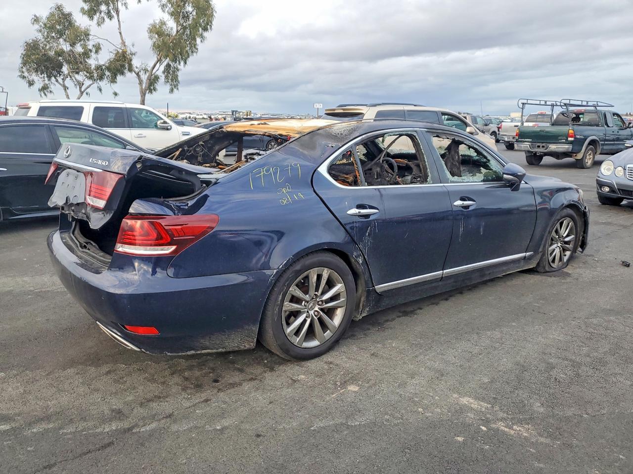 2013 Lexus Ls 460 - Image 3