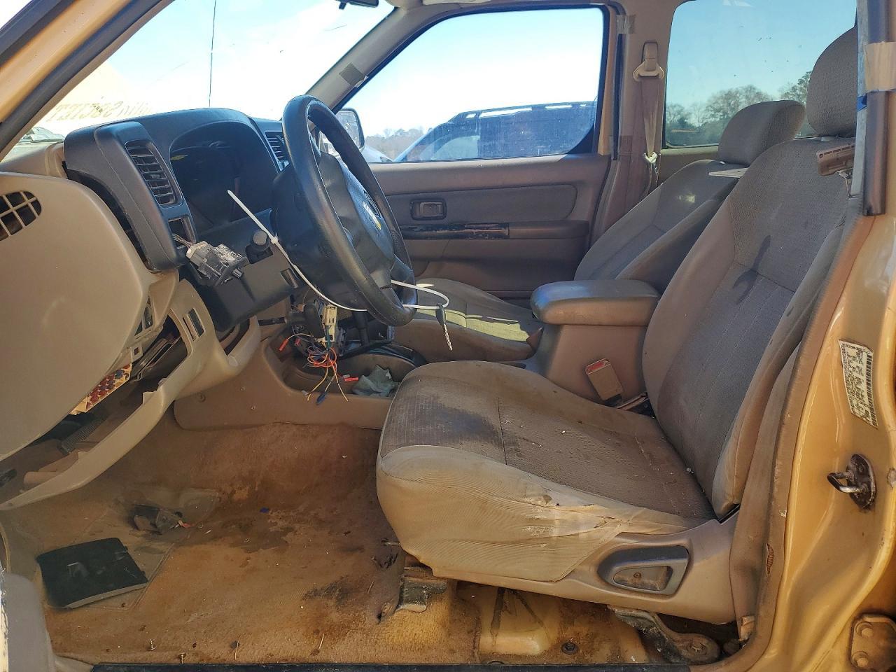 2001 Nissan Frontier Xe - Image 7