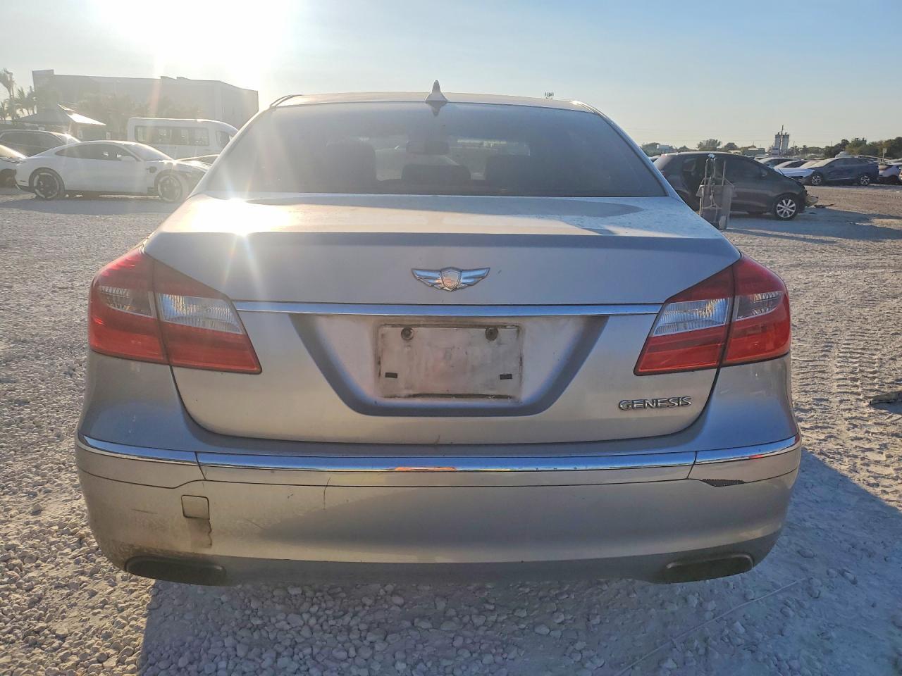 2013 Hyundai Genesis 3.8L - Image 6