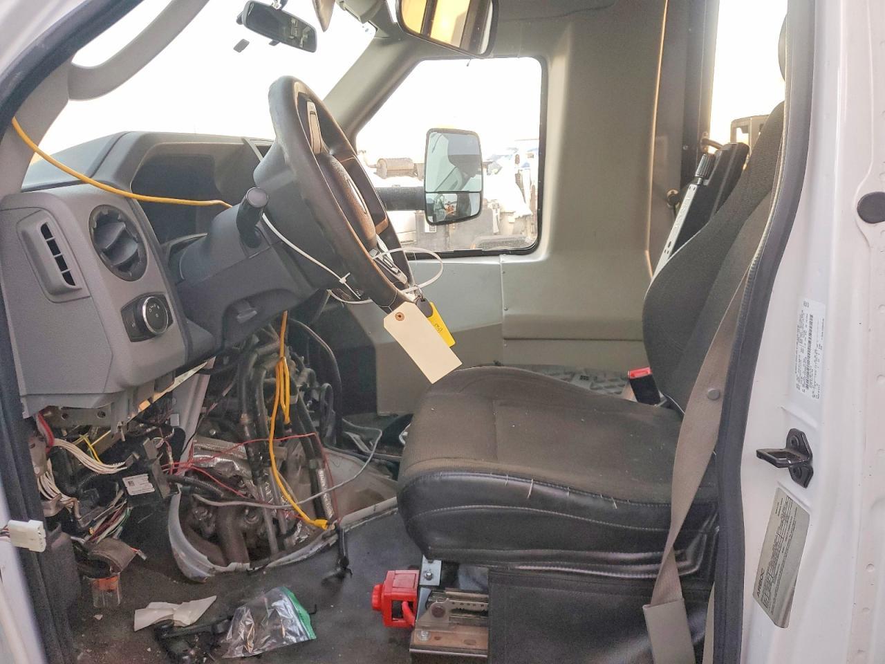 2022 Ford E450 Shuttle Bus - Image 7