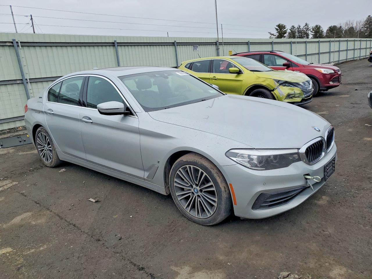 2019 BMW 530Xe - Фото 4