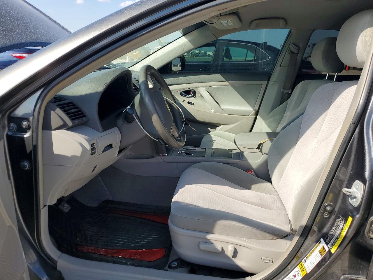 2010 Toyota Camry Le - Image 7