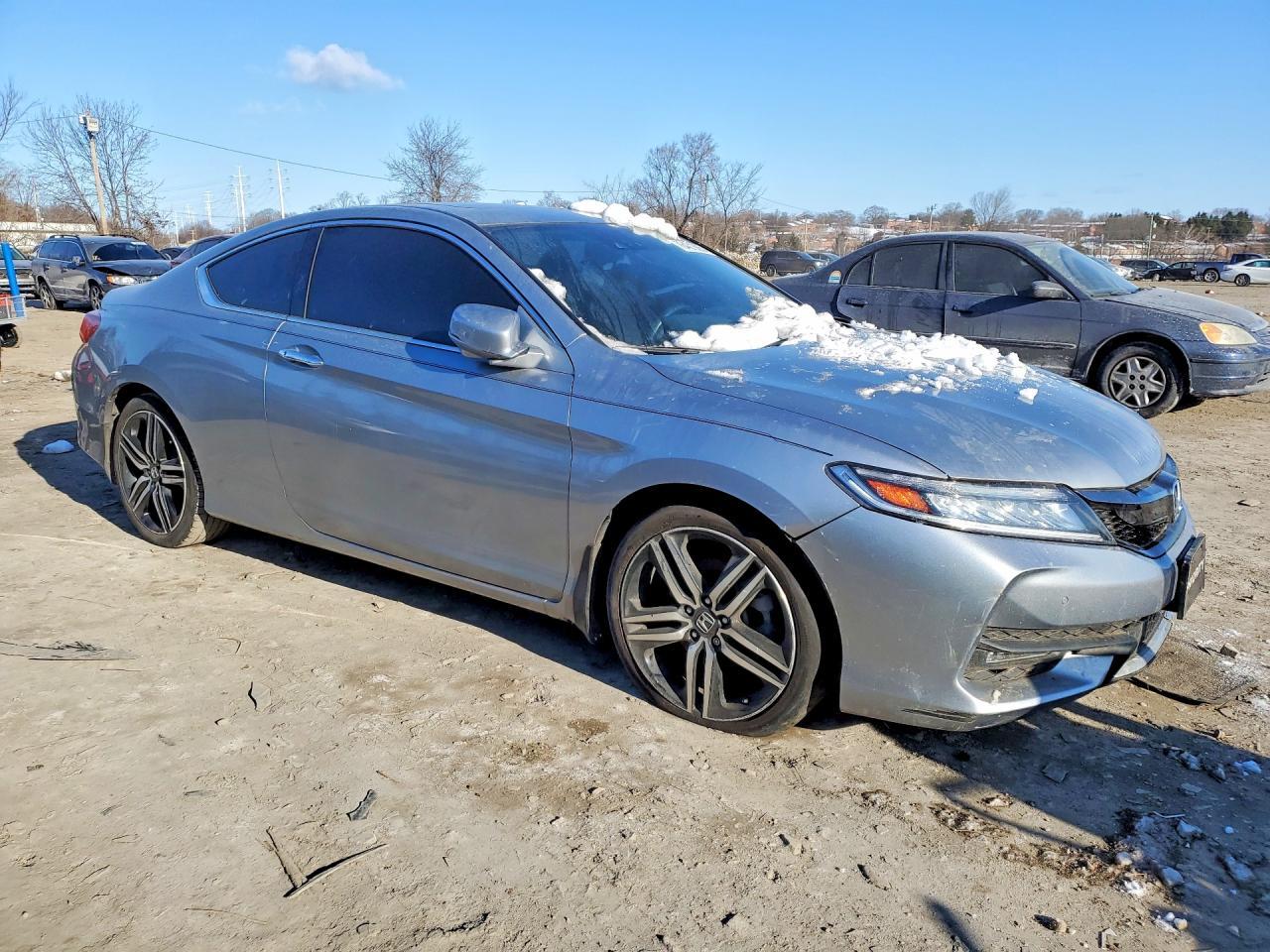 2017 Honda Accord Touring - Image 4